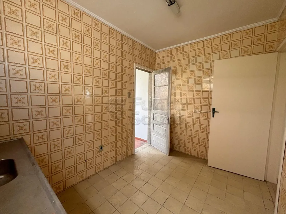 Comprar Apartamento / Padr&atilde;o em Pelotas R$ 200.000,00 - Foto 3