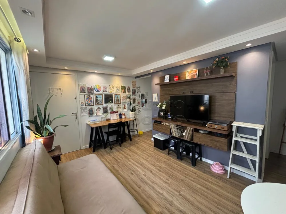 Comprar Apartamento / Padr&atilde;o em Pelotas R$ 190.000,00 - Foto 2