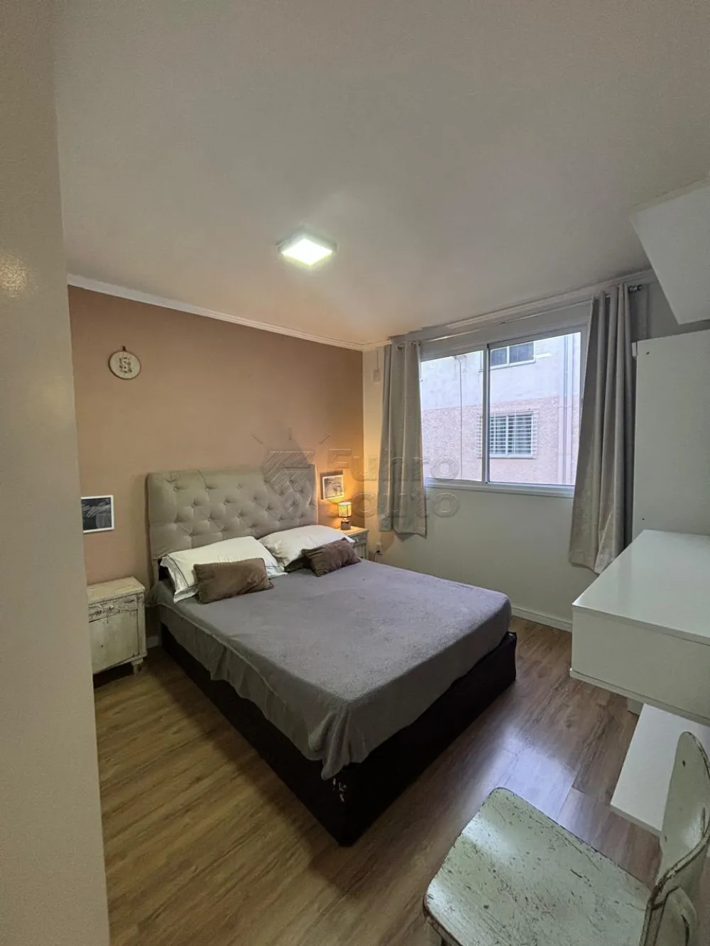 Comprar Apartamento / Padr&atilde;o em Pelotas R$ 190.000,00 - Foto 5