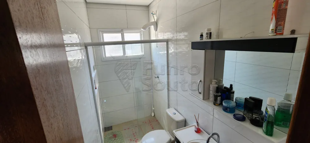 Comprar Casa / Padr&atilde;o em Pelotas R$ 790.000,00 - Foto 8
