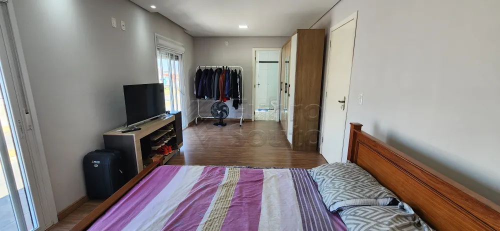 Comprar Casa / Padr&atilde;o em Pelotas R$ 790.000,00 - Foto 4