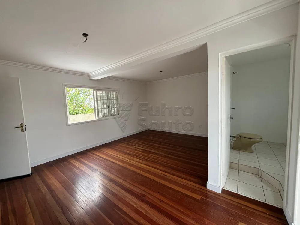 Comprar Casa / Padr&atilde;o em Pelotas R$ 1.600.000,00 - Foto 11