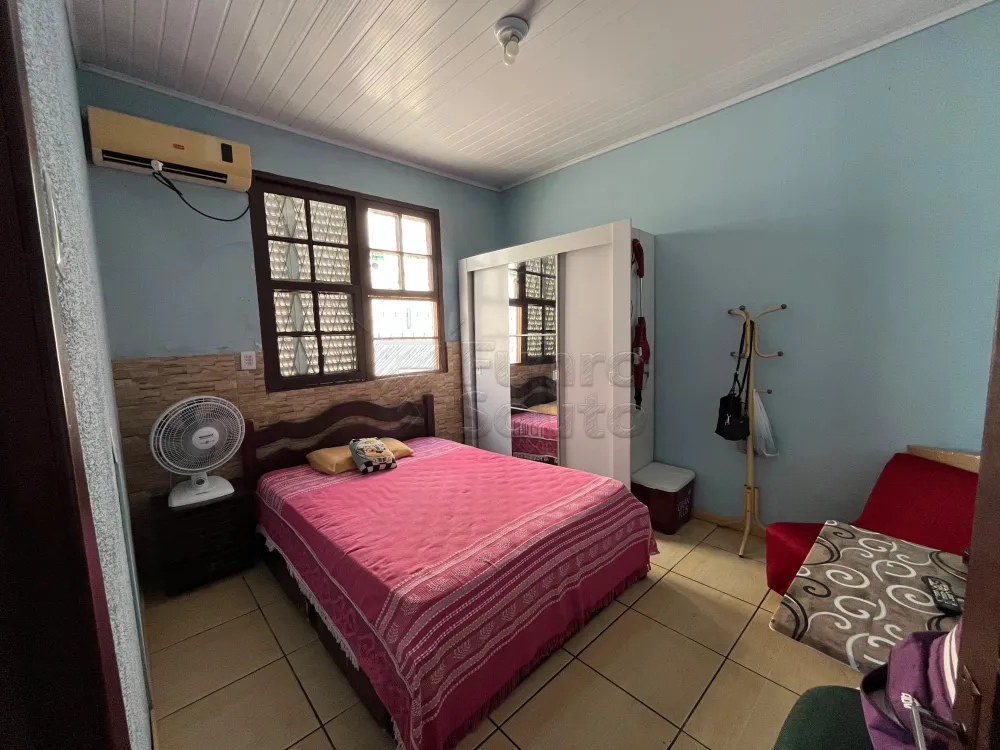 Comprar Casa / Padr&atilde;o em Pelotas R$ 498.000,00 - Foto 6