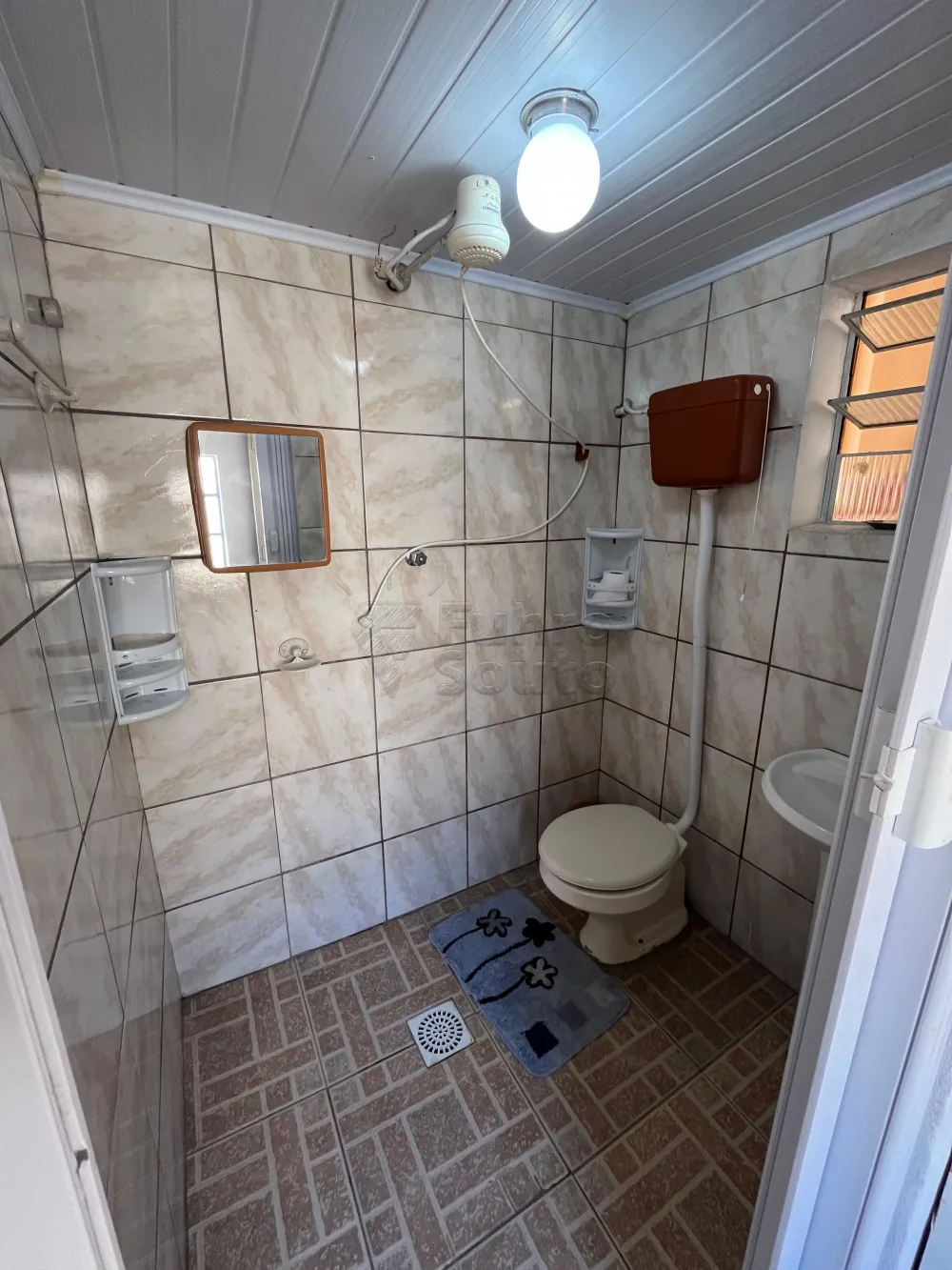 Comprar Casa / Padr&atilde;o em Pelotas R$ 498.000,00 - Foto 12