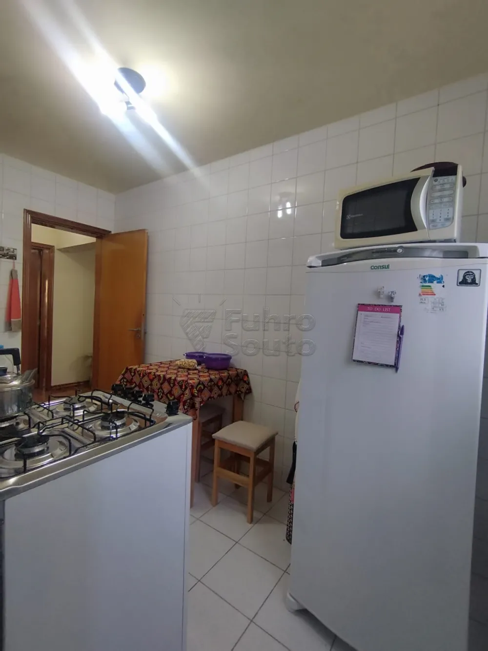 Alugar Apartamento / Padr&atilde;o em Pelotas R$ 900,00 - Foto 5