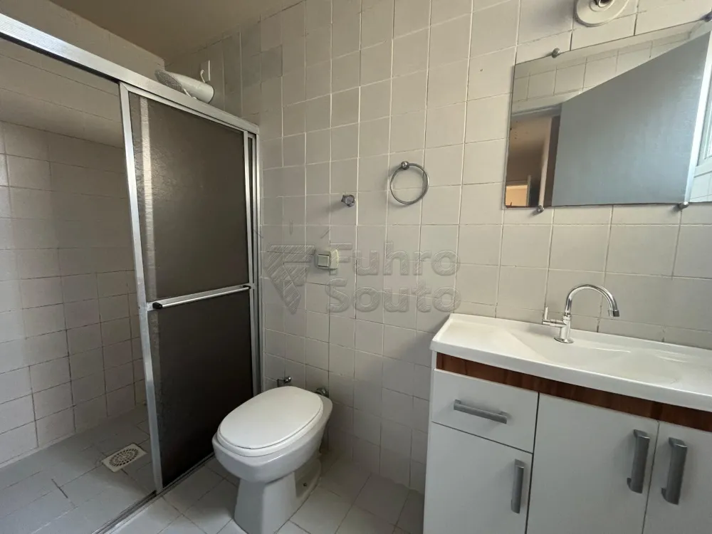 Alugar Apartamento / Padr&atilde;o em Pelotas R$ 1.100,00 - Foto 9