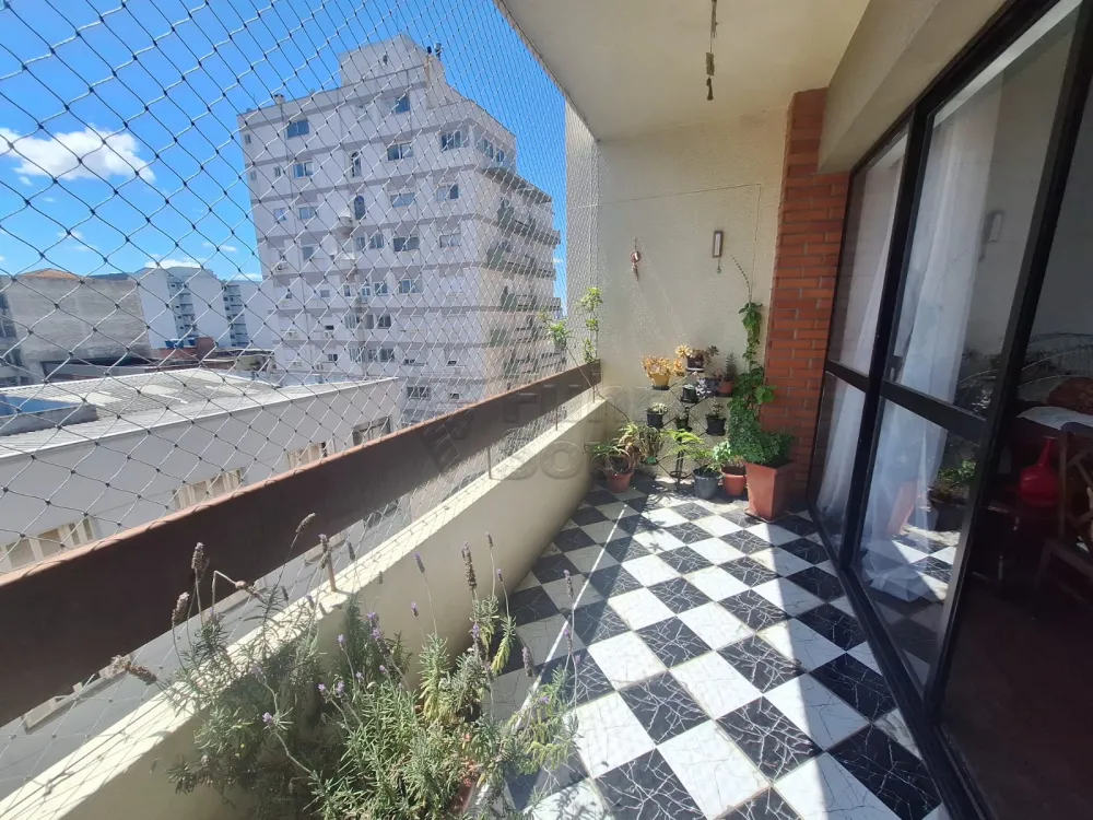 Alugar Apartamento / Padr&atilde;o em Pelotas R$ 1.600,00 - Foto 1