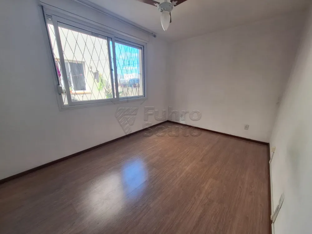 Alugar Apartamento / Padr&atilde;o em Pelotas R$ 600,00 - Foto 5