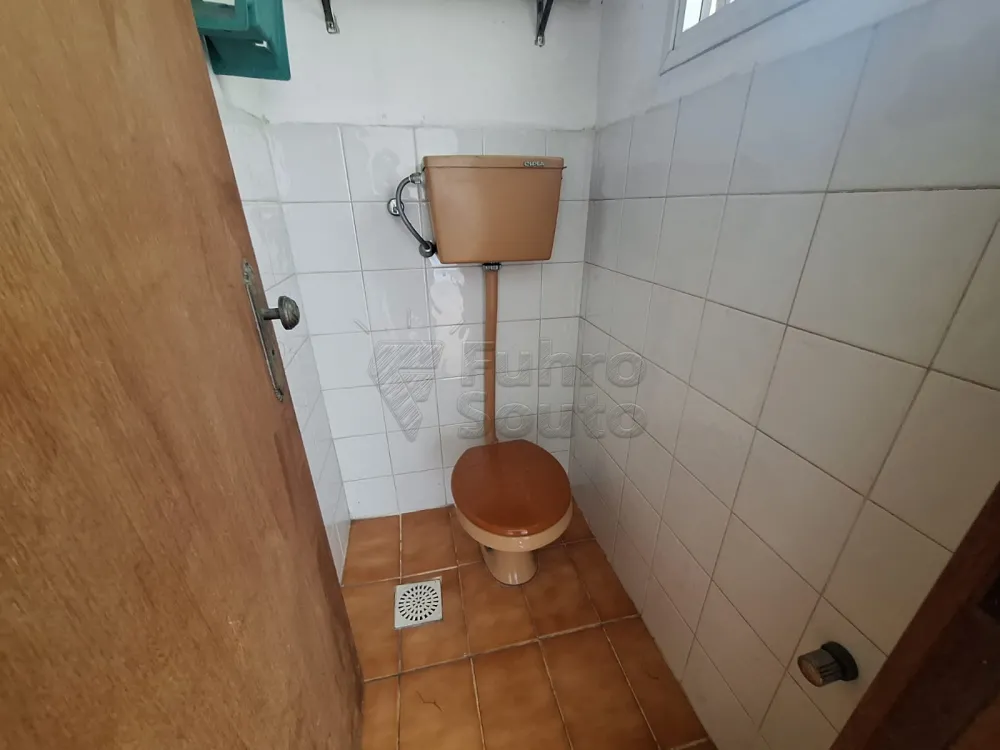 Alugar Apartamento / Padr&atilde;o em Pelotas R$ 600,00 - Foto 8