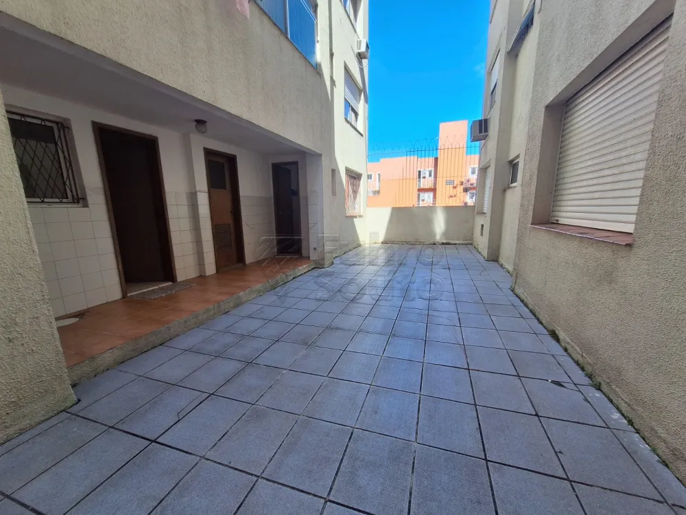 Alugar Apartamento / Padr&atilde;o em Pelotas R$ 600,00 - Foto 11