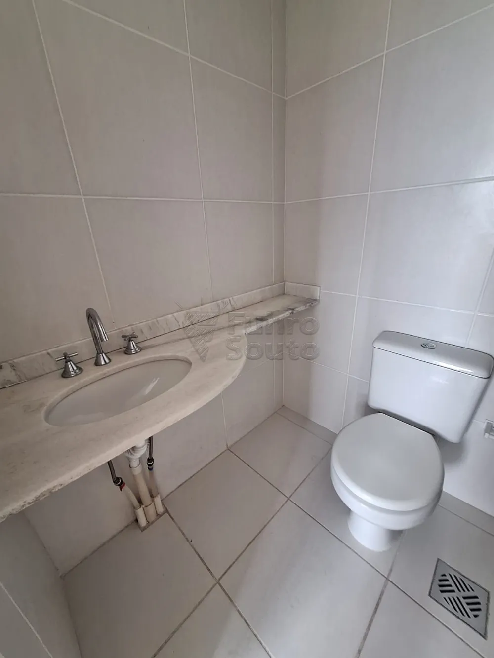 Alugar Apartamento / Padr&atilde;o em Pelotas R$ 1.450,00 - Foto 4