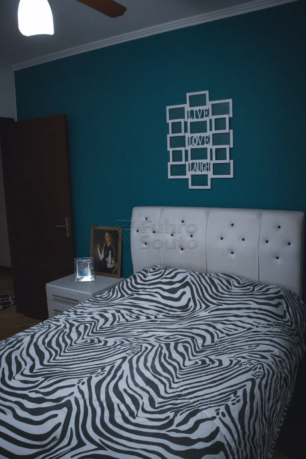 Comprar Casa / Padr&atilde;o em Pelotas R$ 670.000,00 - Foto 8