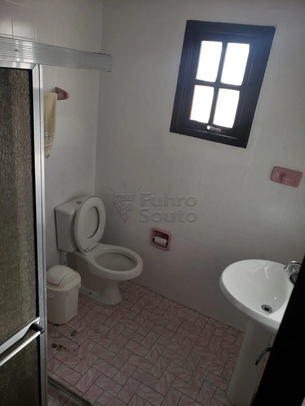 Comprar Casa / Padr&atilde;o em Pelotas R$ 670.000,00 - Foto 10