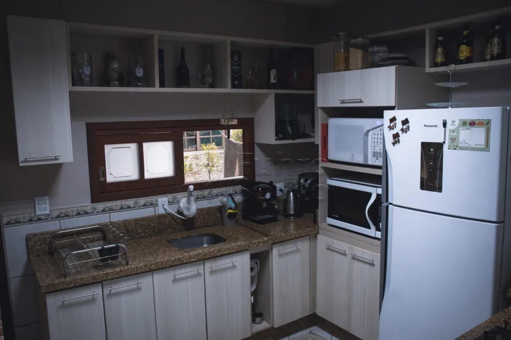 Comprar Casa / Padr&atilde;o em Pelotas R$ 670.000,00 - Foto 2