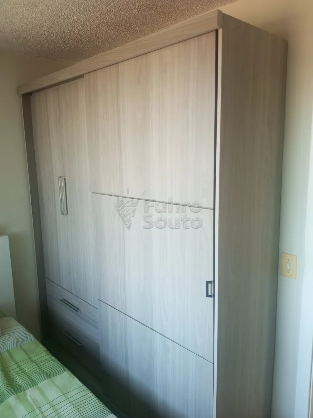 Alugar Apartamento / Padr&atilde;o em Pelotas R$ 750,00 - Foto 3