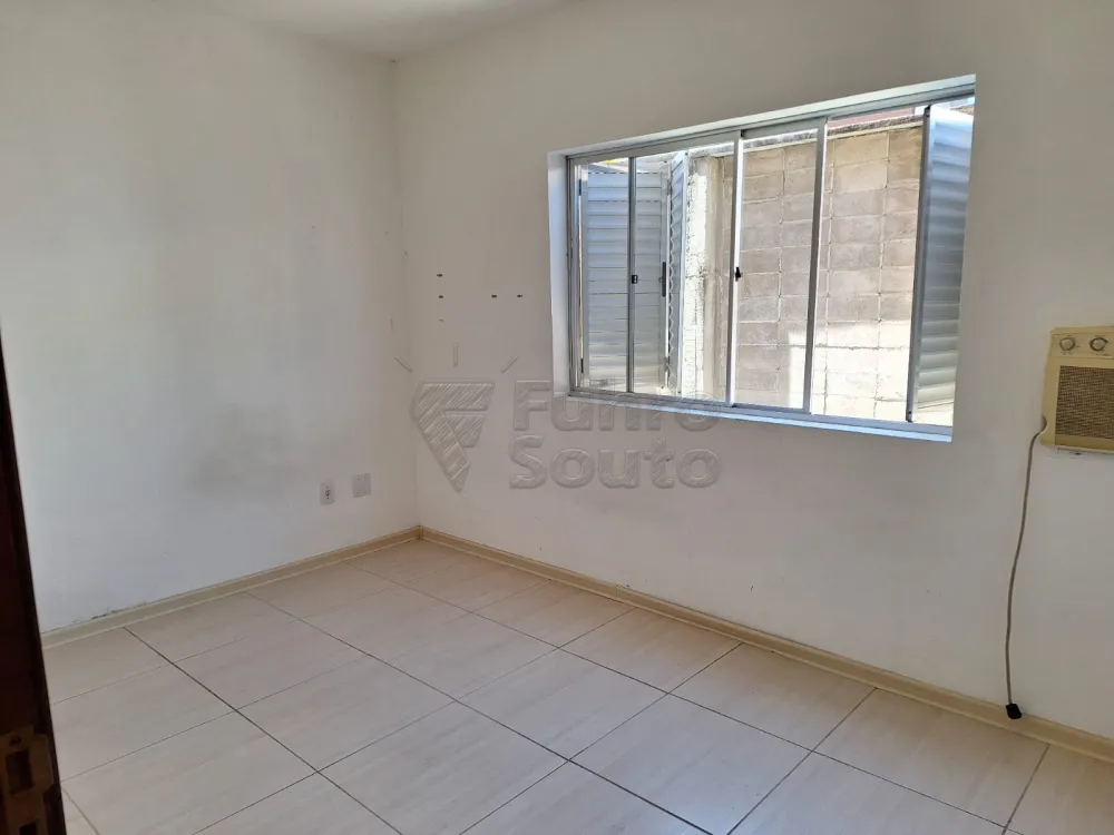 Alugar Apartamento / Padr&atilde;o em Pelotas R$ 850,00 - Foto 6