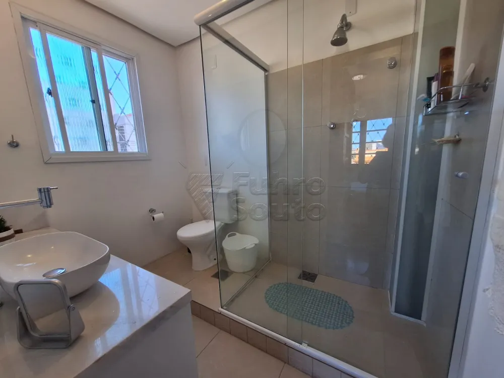 Comprar Apartamento / Fora de Condom&iacute;nio em Pelotas R$ 370.000,00 - Foto 12