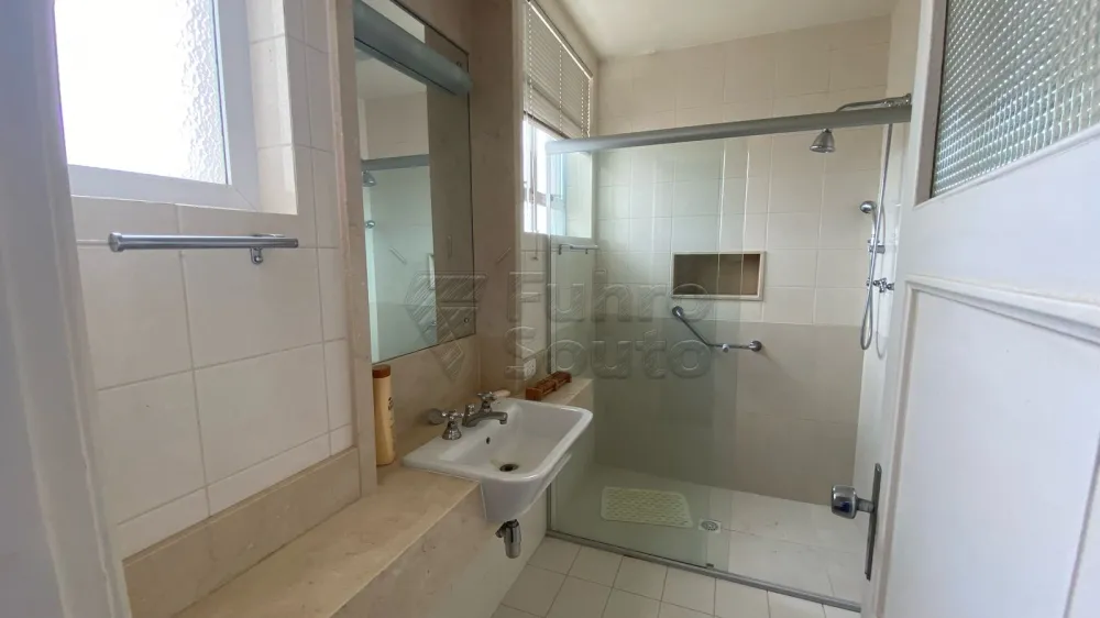 Comprar Apartamento / Padr&atilde;o em Pelotas R$ 426.000,00 - Foto 10