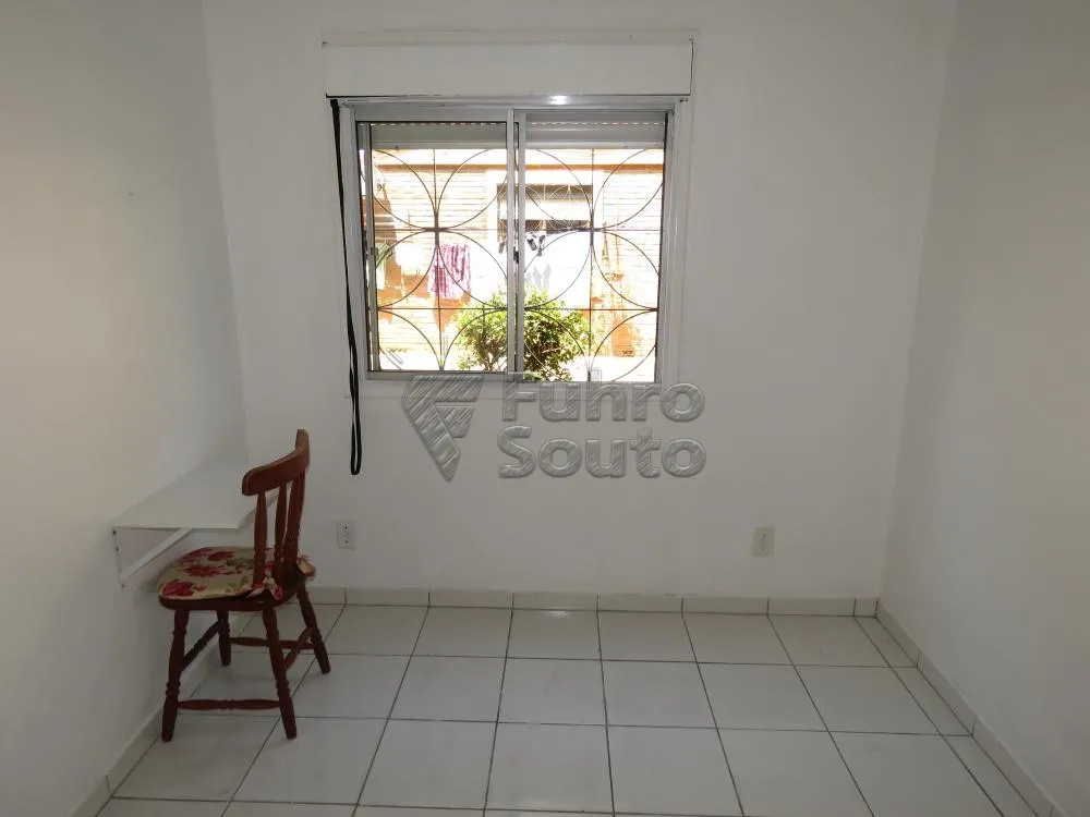 Alugar Apartamento / Padr&atilde;o em Pelotas R$ 700,00 - Foto 2
