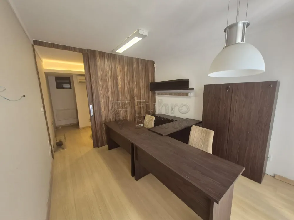 Alugar Comercial / Sala em Condom&iacute;nio em Pelotas R$ 800,00 - Foto 1