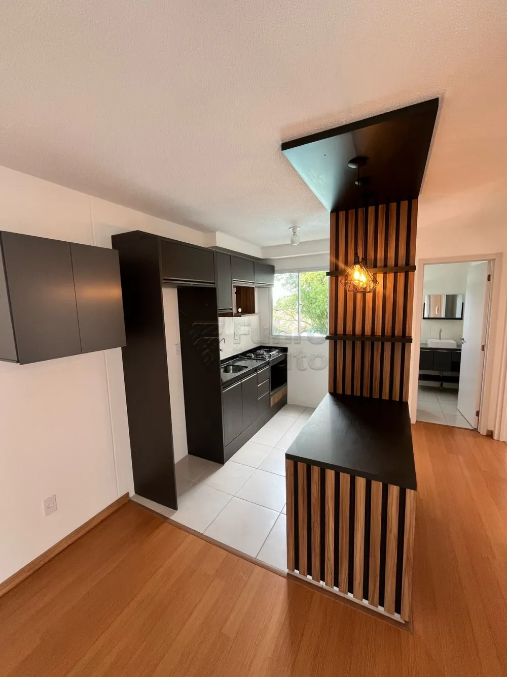 Alugar Apartamento / Padr&atilde;o em Pelotas R$ 1.200,00 - Foto 2