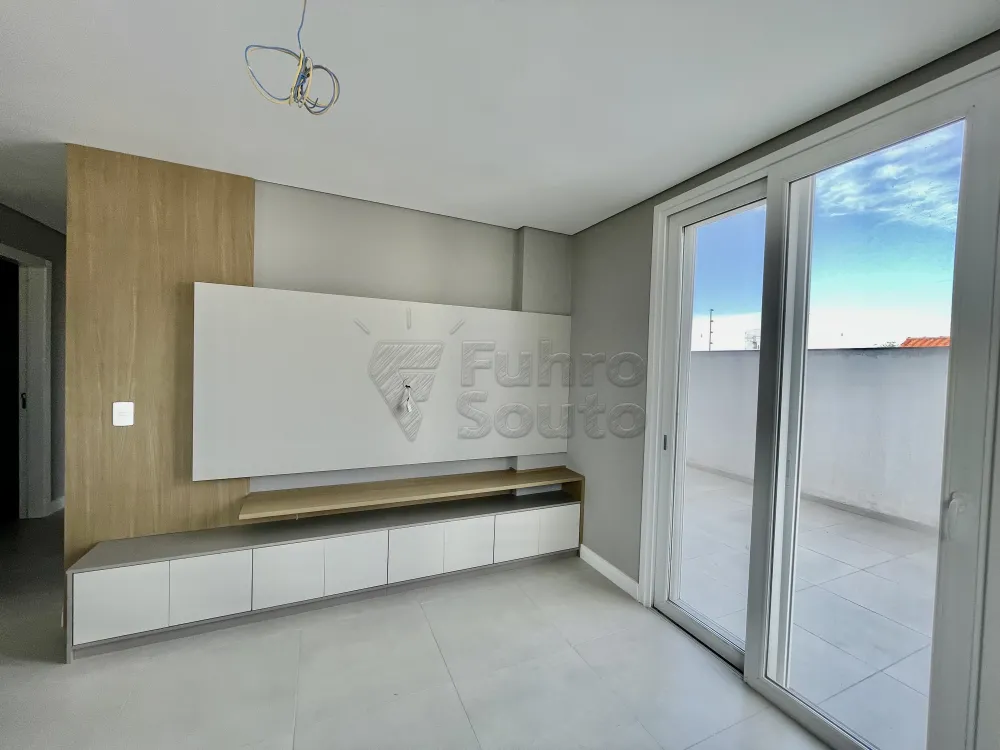 Comprar Apartamento / Padr&atilde;o em Pelotas R$ 827.000,00 - Foto 2