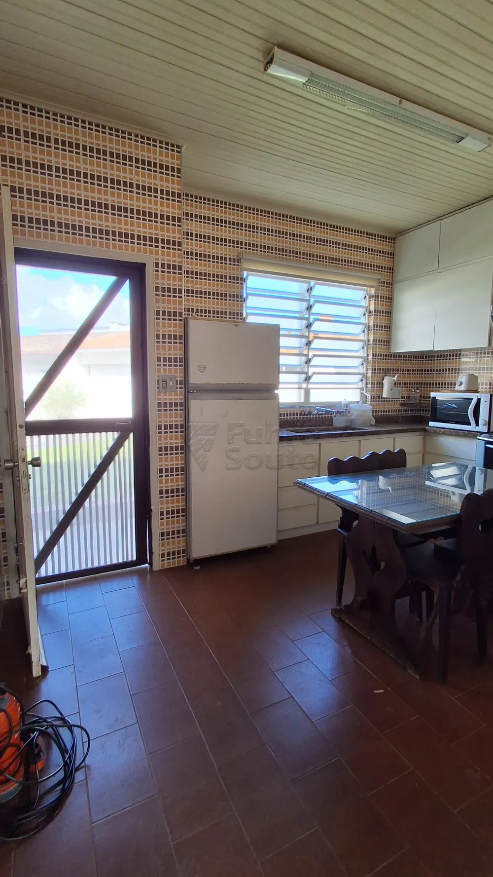 Alugar Casa / Padr&atilde;o em Pelotas R$ 7.500,00 - Foto 5