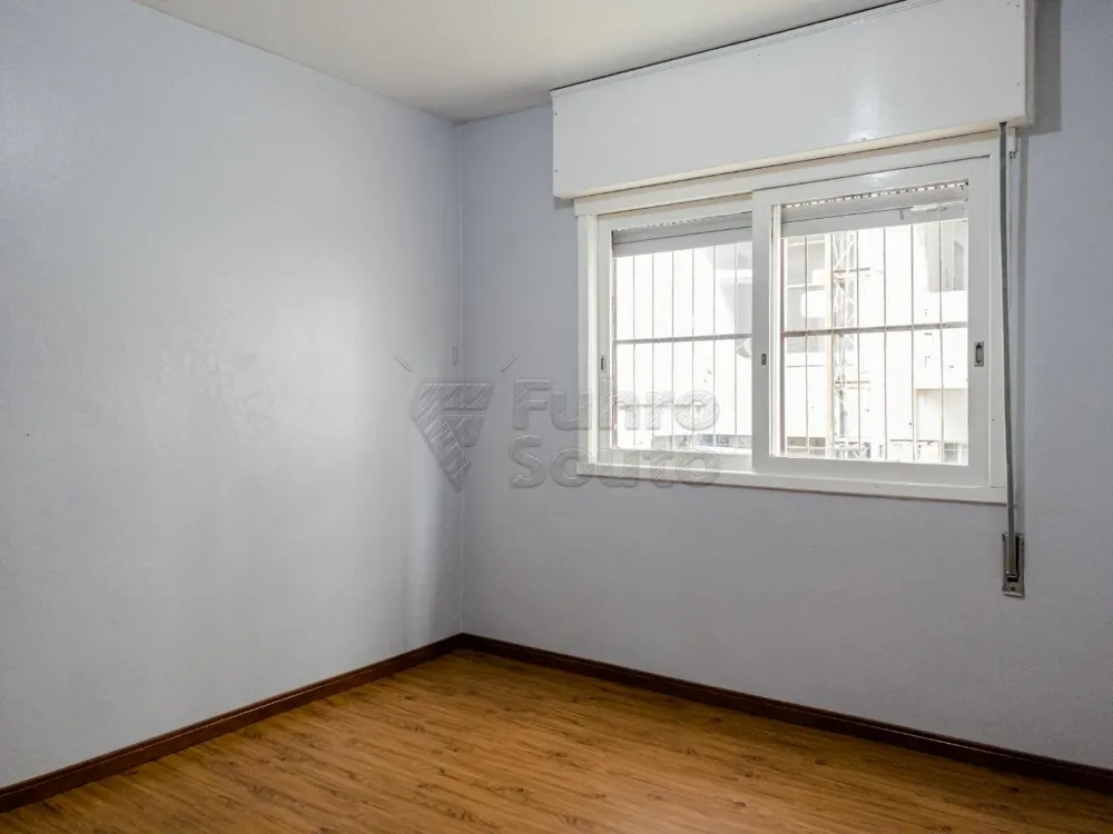 Comprar Apartamento / Padr&atilde;o em Pelotas R$ 266.000,00 - Foto 5