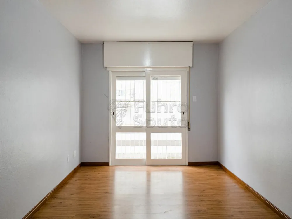 Comprar Apartamento / Padr&atilde;o em Pelotas R$ 266.000,00 - Foto 6