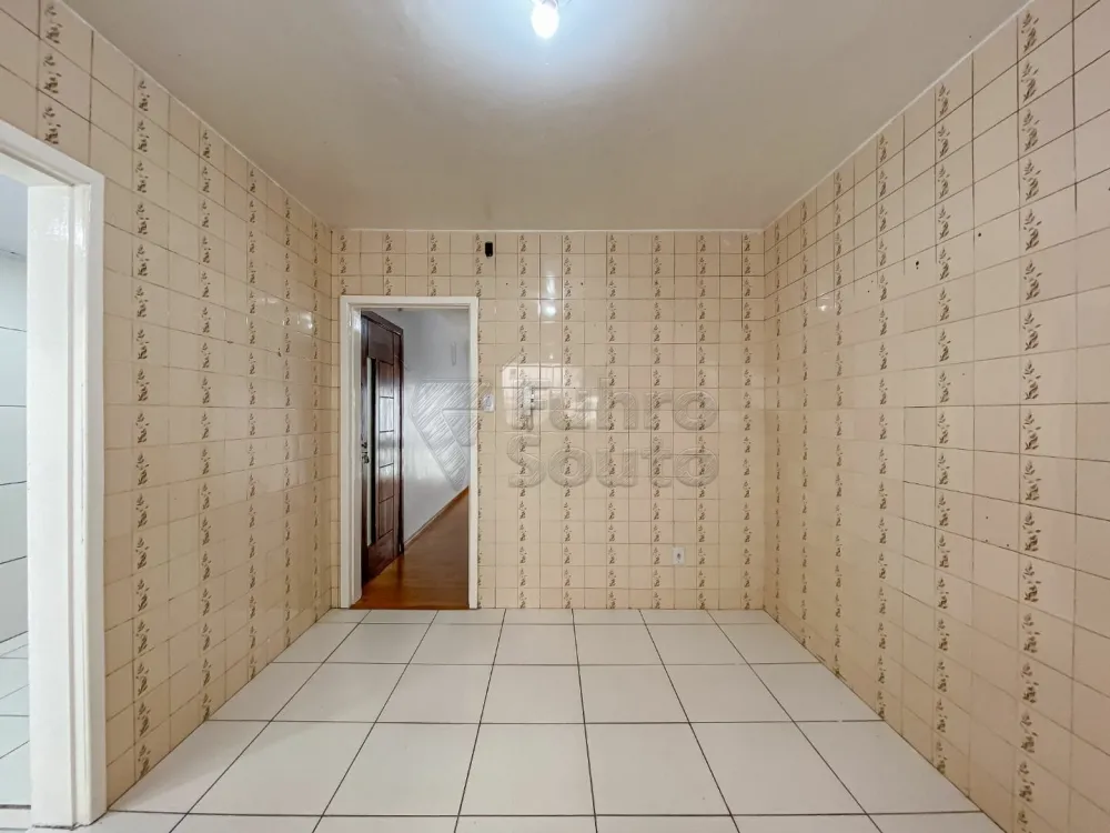Comprar Apartamento / Padr&atilde;o em Pelotas R$ 266.000,00 - Foto 3