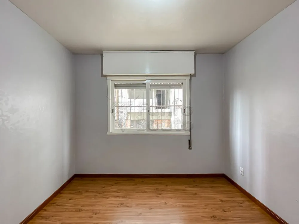 Comprar Apartamento / Padr&atilde;o em Pelotas R$ 266.000,00 - Foto 7