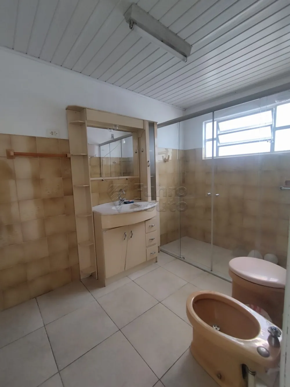 Alugar Casa / Padr&atilde;o em Pelotas R$ 2.000,00 - Foto 7