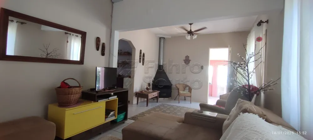 Comprar Casa / Padr&atilde;o em Pelotas R$ 430.000,00 - Foto 3