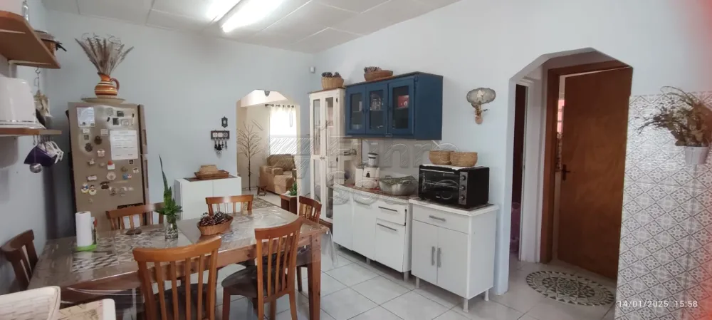 Comprar Casa / Padr&atilde;o em Pelotas R$ 430.000,00 - Foto 6