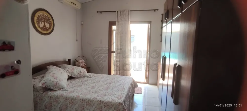 Comprar Casa / Padr&atilde;o em Pelotas R$ 430.000,00 - Foto 7