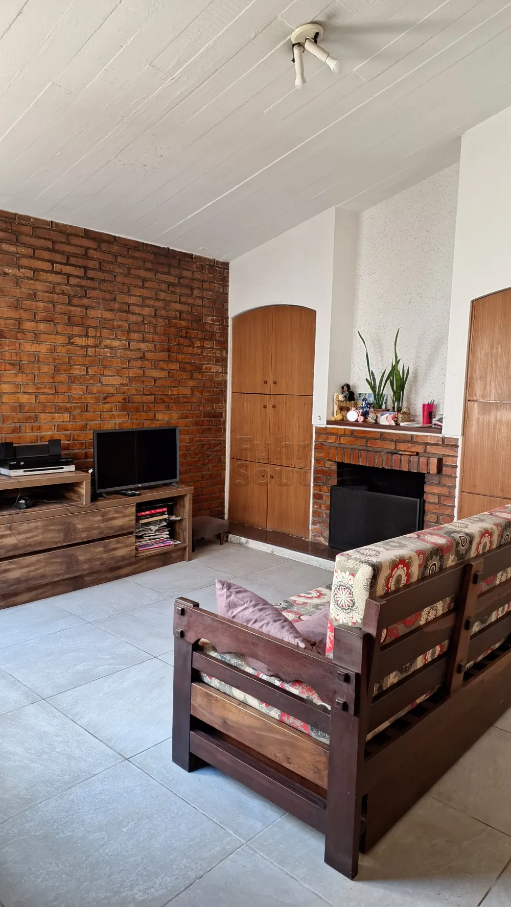 Comprar Casa / Padr&atilde;o em Pelotas R$ 800.000,00 - Foto 3