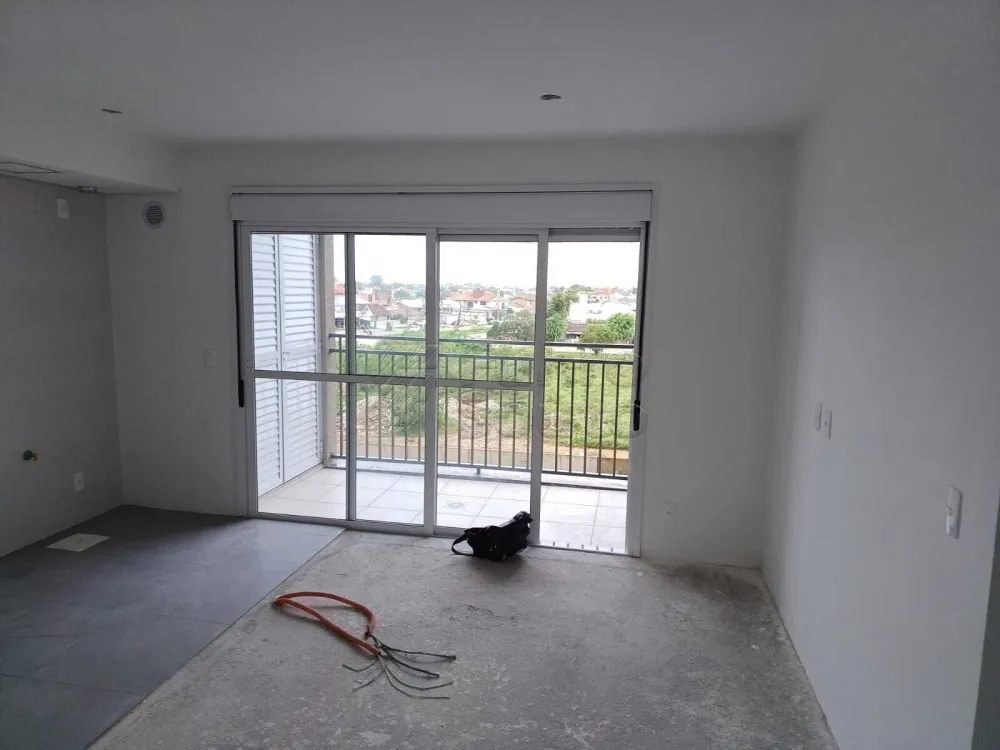 Comprar Apartamento / Padr&atilde;o em Pelotas R$ 349.000,00 - Foto 2