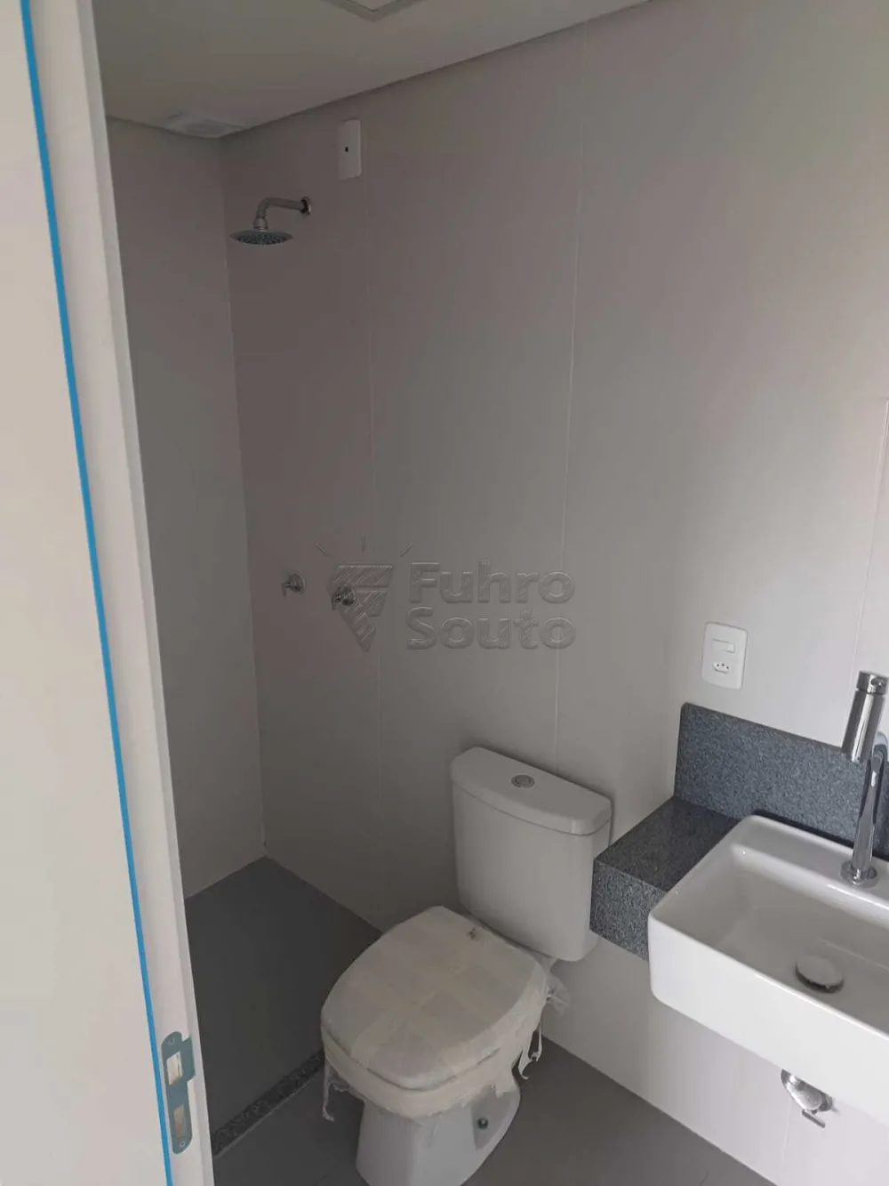 Comprar Apartamento / Padr&atilde;o em Pelotas R$ 349.000,00 - Foto 5