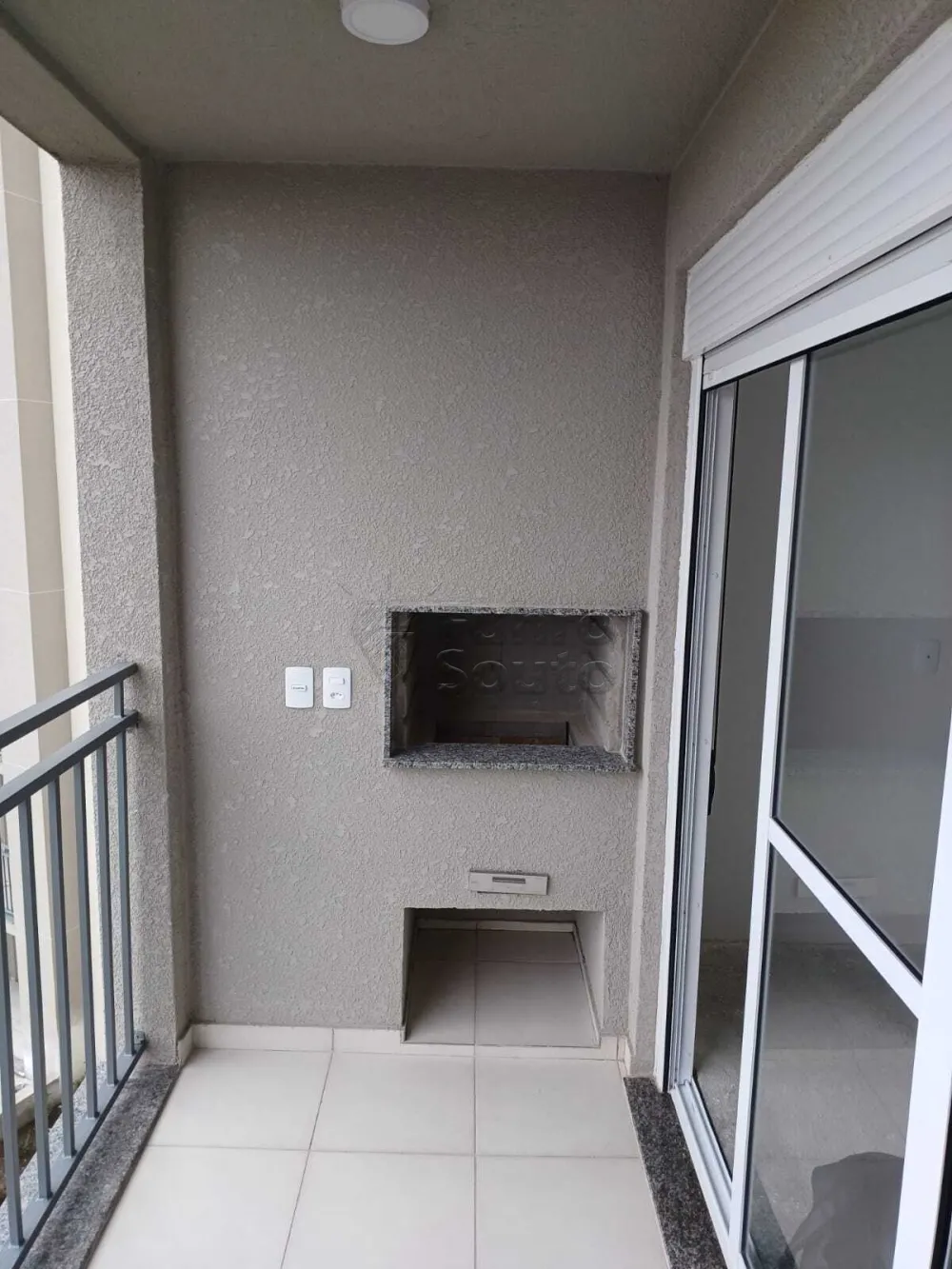 Comprar Apartamento / Padr&atilde;o em Pelotas R$ 349.000,00 - Foto 6