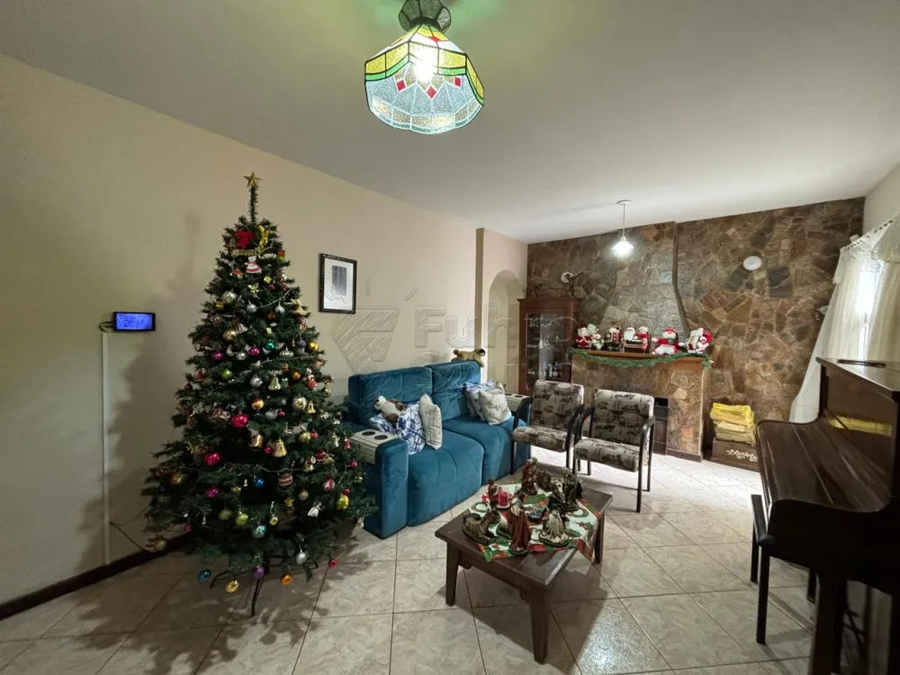 Comprar Casa / Padr&atilde;o em Pelotas R$ 745.000,00 - Foto 1