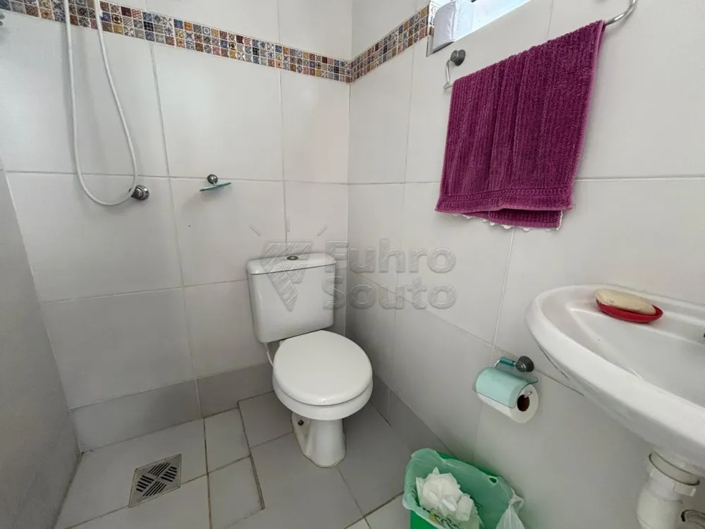 Comprar Casa / Padr&atilde;o em Pelotas R$ 745.000,00 - Foto 20