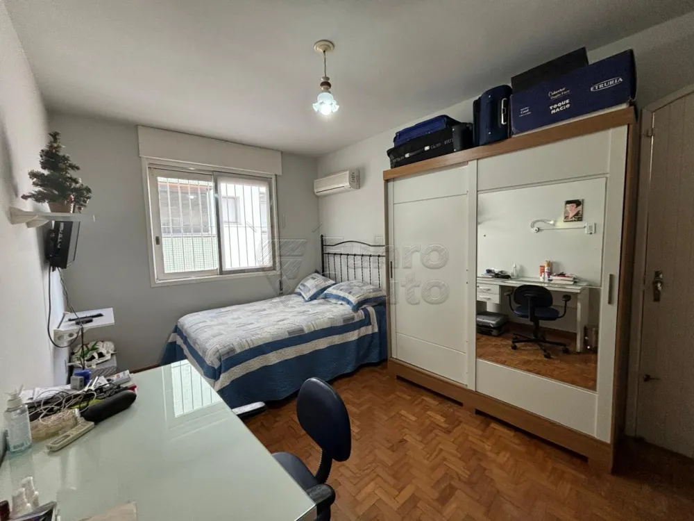 Comprar Casa / Padr&atilde;o em Pelotas R$ 745.000,00 - Foto 9