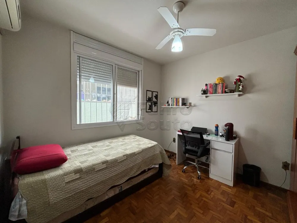 Comprar Casa / Padr&atilde;o em Pelotas R$ 745.000,00 - Foto 13