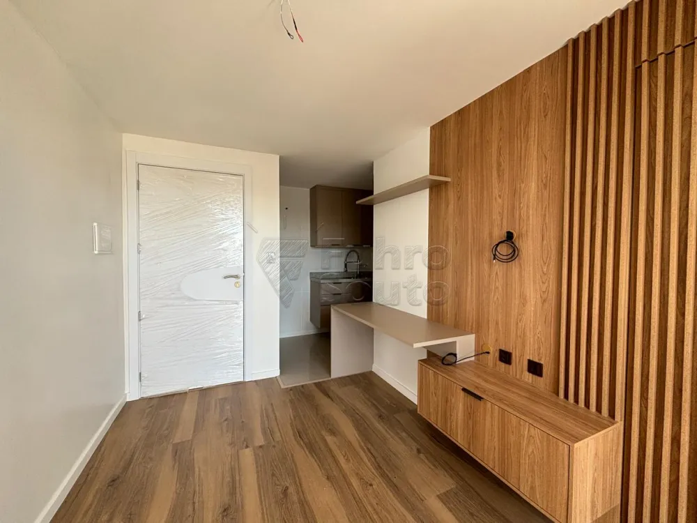 Comprar Apartamento / Padr&atilde;o em Pelotas R$ 295.000,00 - Foto 1