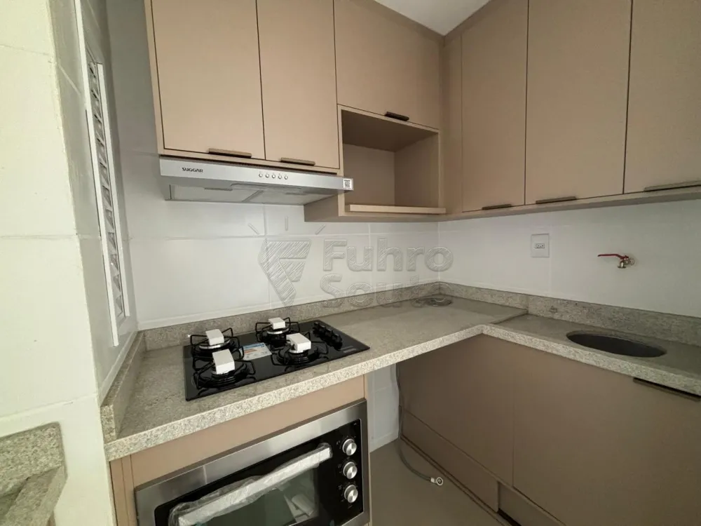 Comprar Apartamento / Padr&atilde;o em Pelotas R$ 295.000,00 - Foto 3