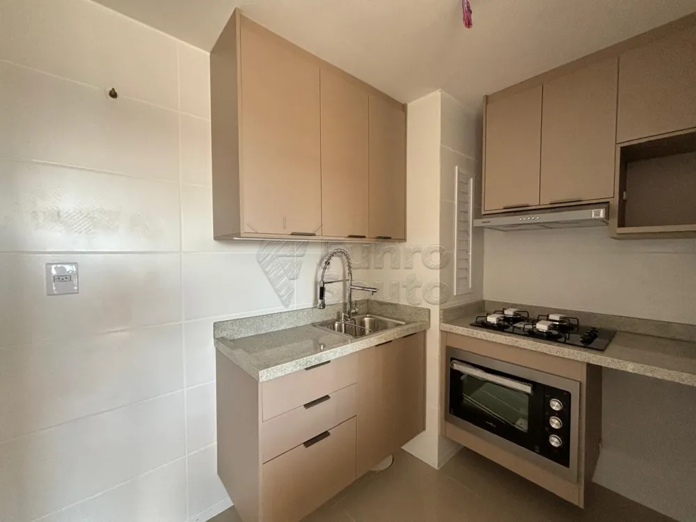 Comprar Apartamento / Padr&atilde;o em Pelotas R$ 295.000,00 - Foto 4