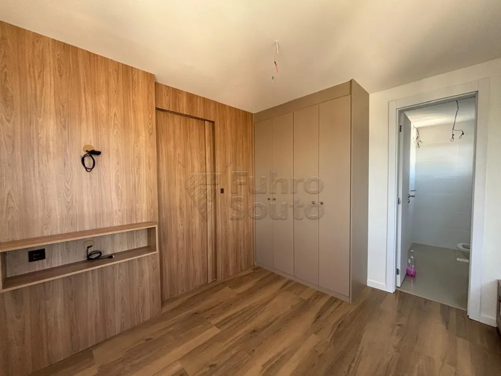 Comprar Apartamento / Padr&atilde;o em Pelotas R$ 295.000,00 - Foto 5