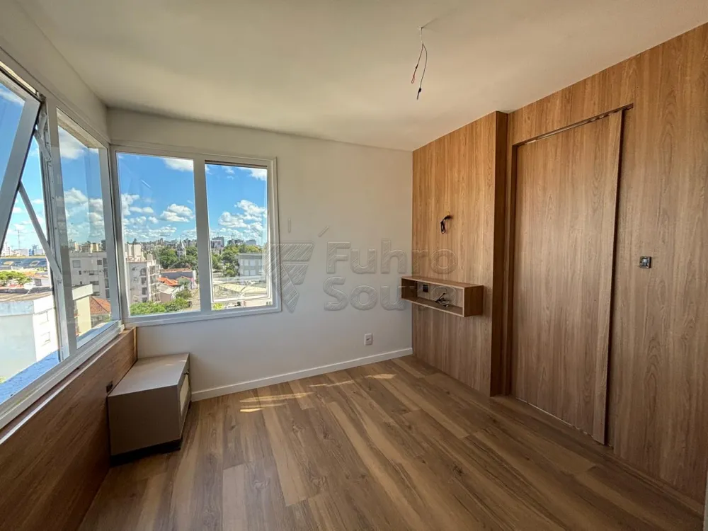 Comprar Apartamento / Padr&atilde;o em Pelotas R$ 295.000,00 - Foto 8