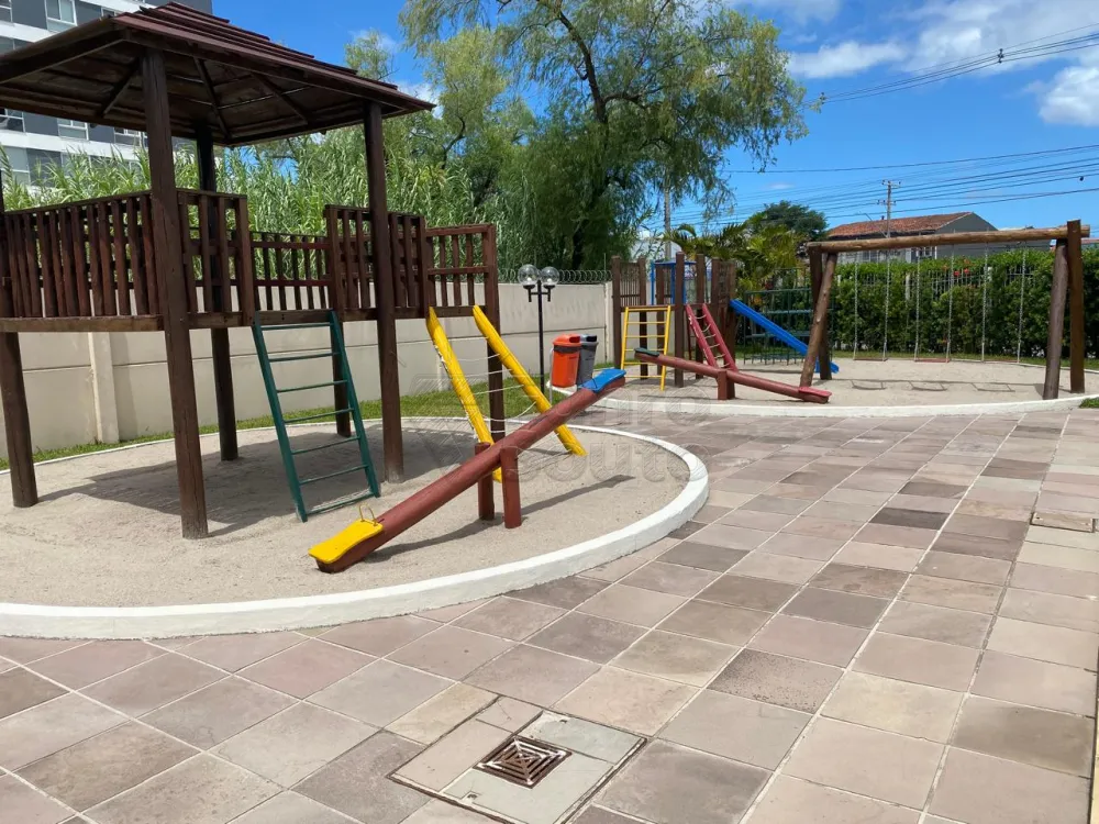 Comprar Apartamento / Padr&atilde;o em Pelotas R$ 318.000,00 - Foto 19