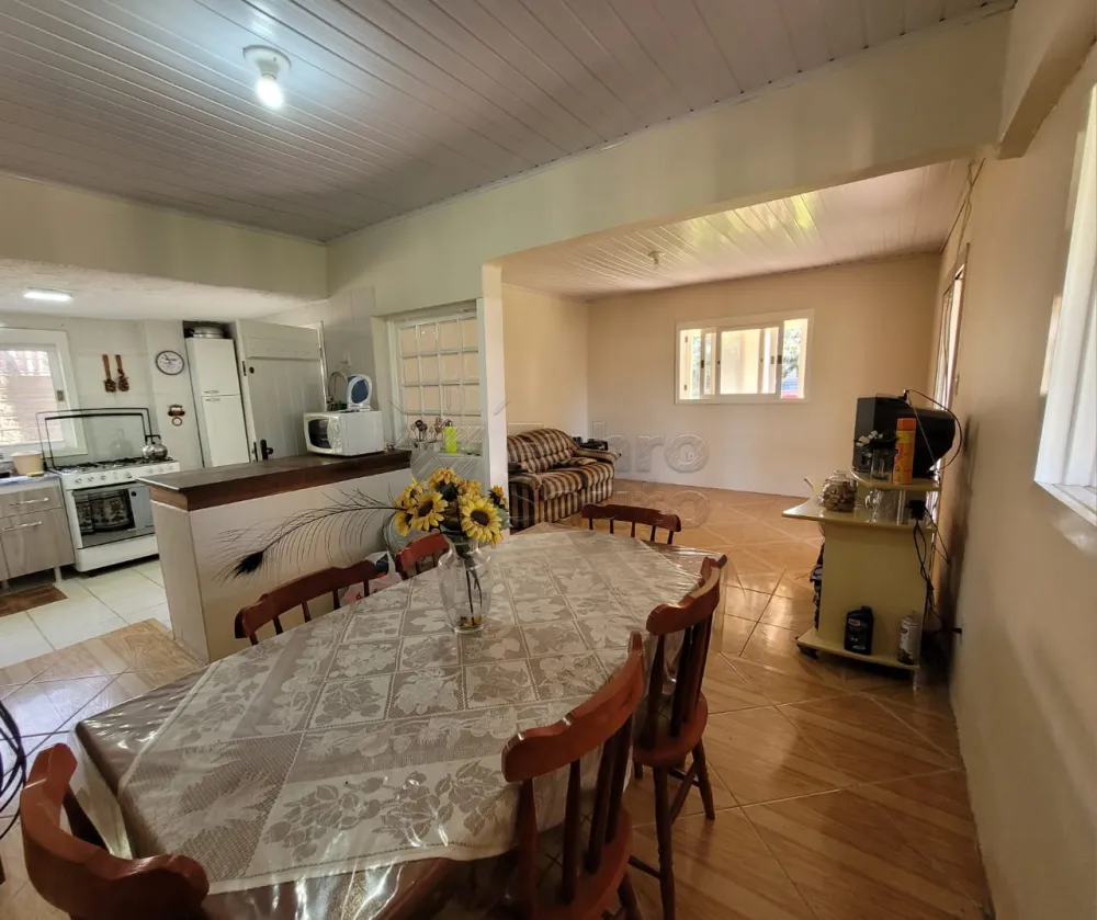 Comprar Casa / Padr&atilde;o em Pelotas R$ 390.000,00 - Foto 3